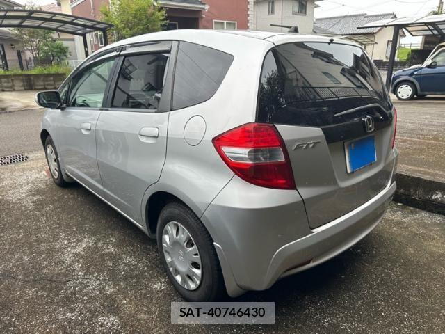 Honda FIT 2010-11 8742106-6