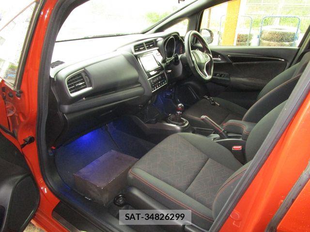 Honda FIT 2016-09 8742071-14