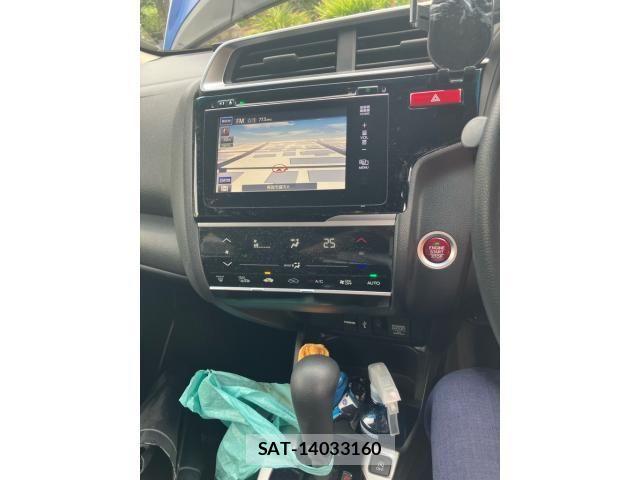 Honda FIT 2014-03 8742075-21