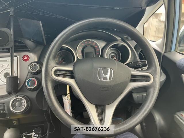 Honda FIT 2009-10 8742113-13