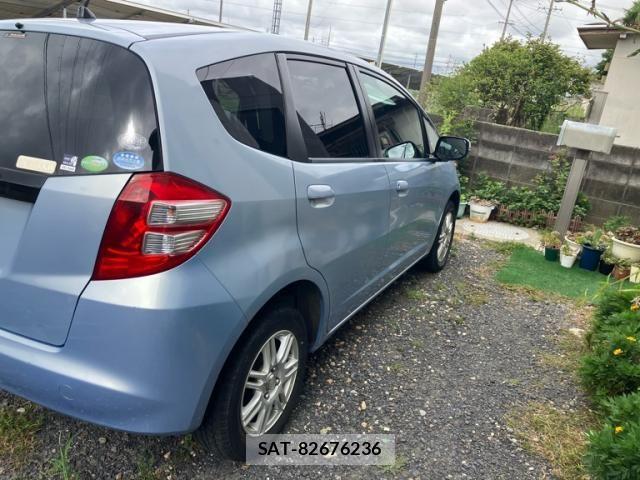 Honda FIT 2009-10 8742113-3