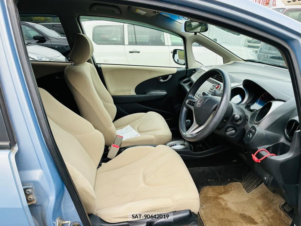 Honda FIT 2009-08 8596589-11