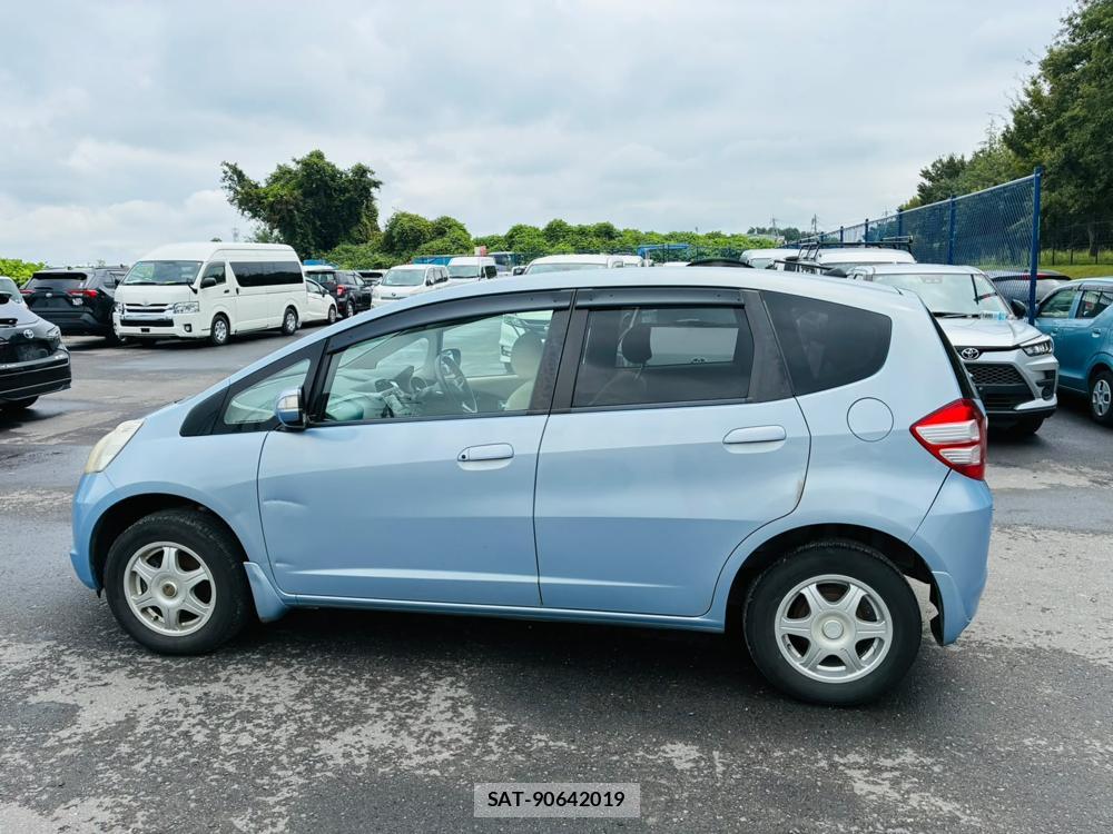 Honda FIT 2009-08 8596589-1