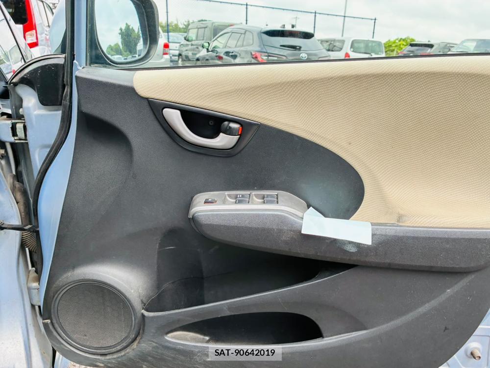 Honda FIT 2009-08 8596589-22