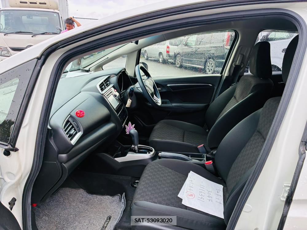Honda FIT 2015-06 8461194-10