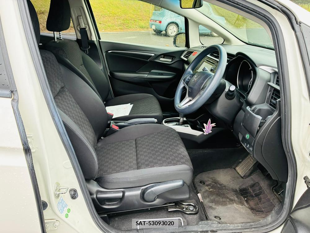 Honda FIT 2015-06 8461194-11