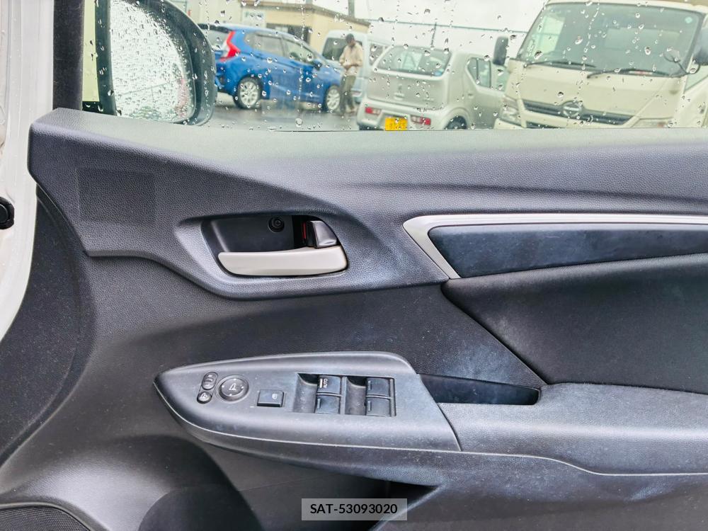 Honda FIT 2015-06 8461194-22