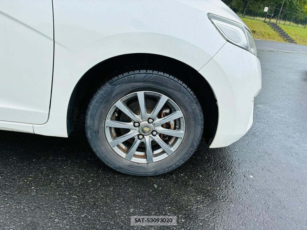 Honda FIT 2015-06 8461194-28