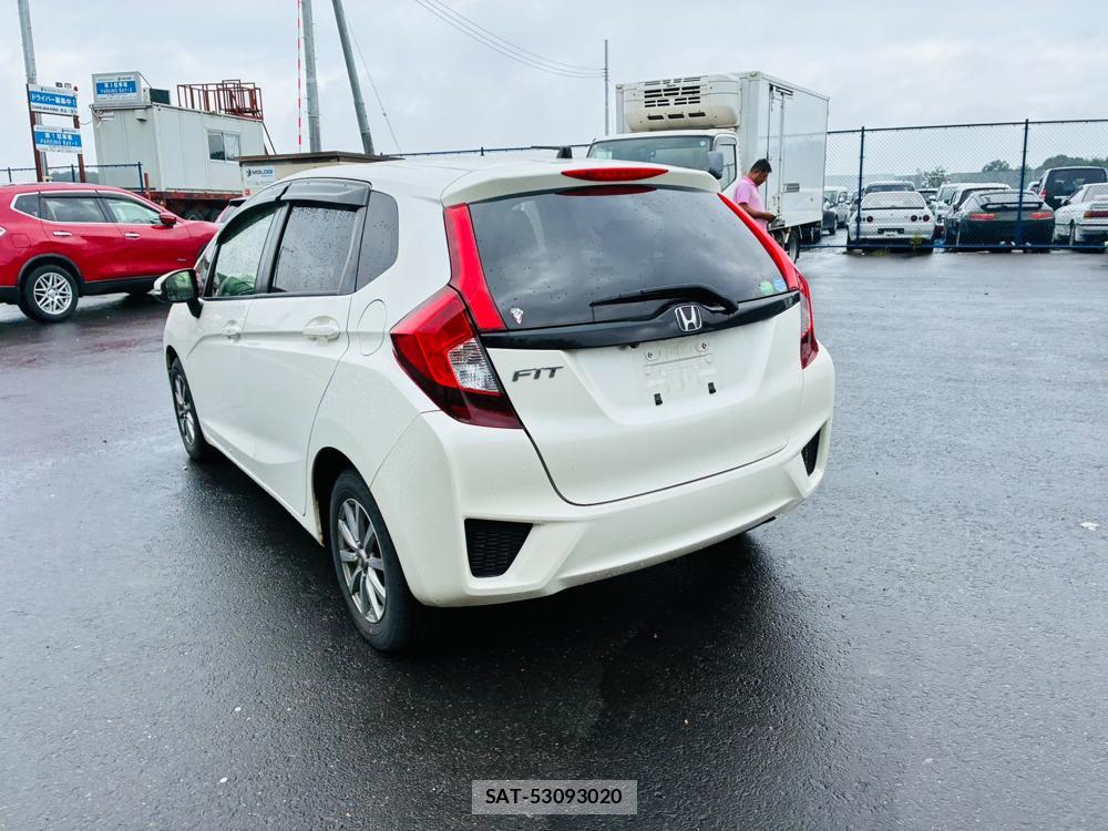 Honda FIT 2015-06 8461194-2