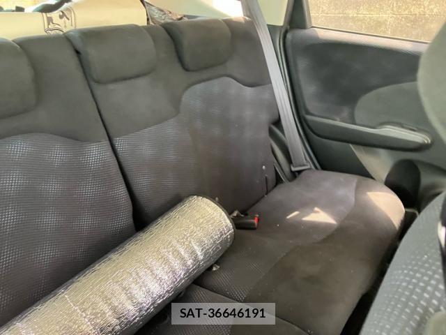 Honda FIT 2013-01 8780256-11