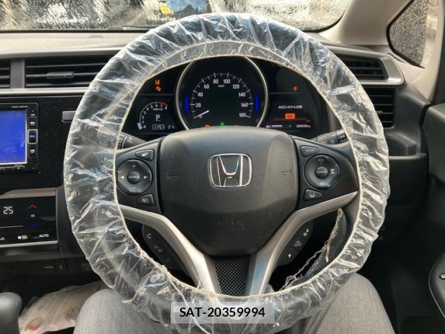 Honda FIT 2017-09 8795947-11