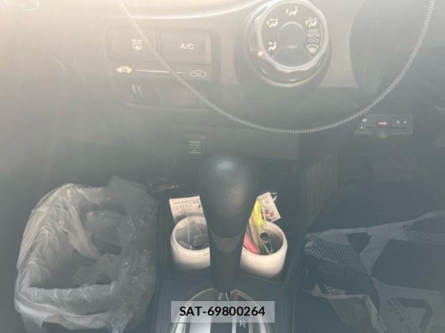 Honda FIT 2010-01 8795956-19