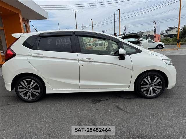 Honda FIT 2017-01 8795945-10