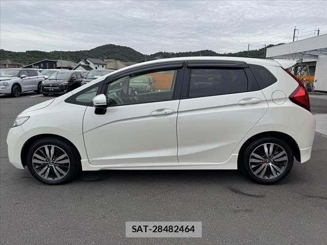 Honda FIT 2017-01 8795945-11