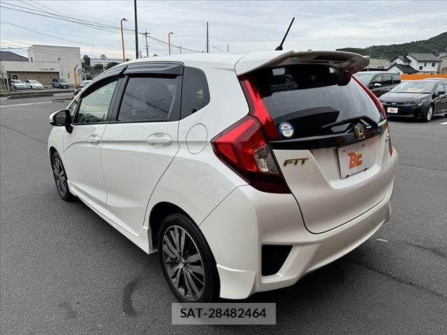 Honda FIT 2017-01 8795945-12