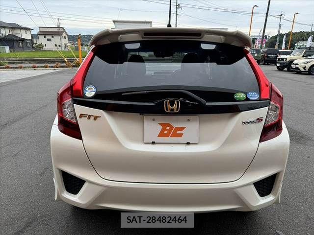 Honda FIT 2017-01 8795945-13