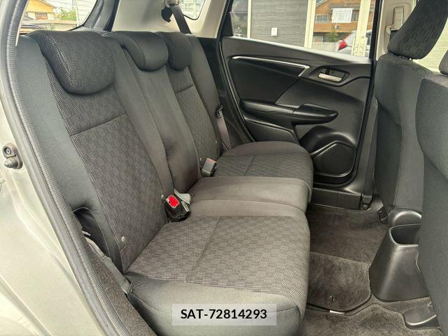 Honda FIT 2013-12 8795949-12