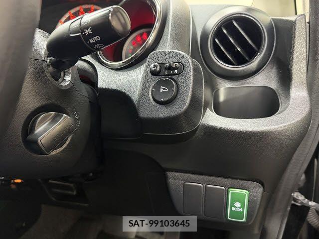 Honda FIT 2013-08 8795951-16