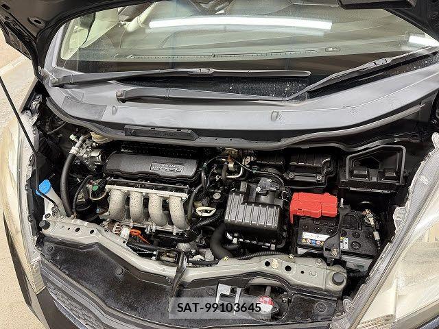 Honda FIT 2013-08 8795951-18
