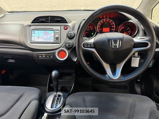 Honda FIT 2013-08 8795951-1