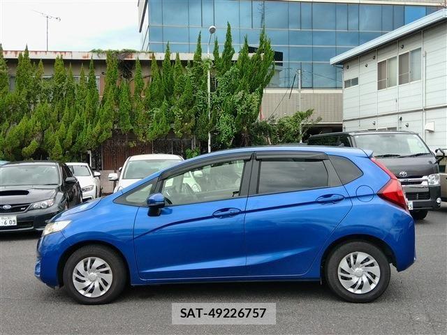 Honda FIT 2013-11 8795952-11