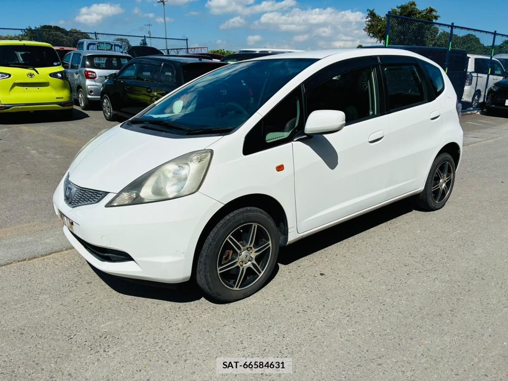 Honda FIT 2010-04 8564672-0