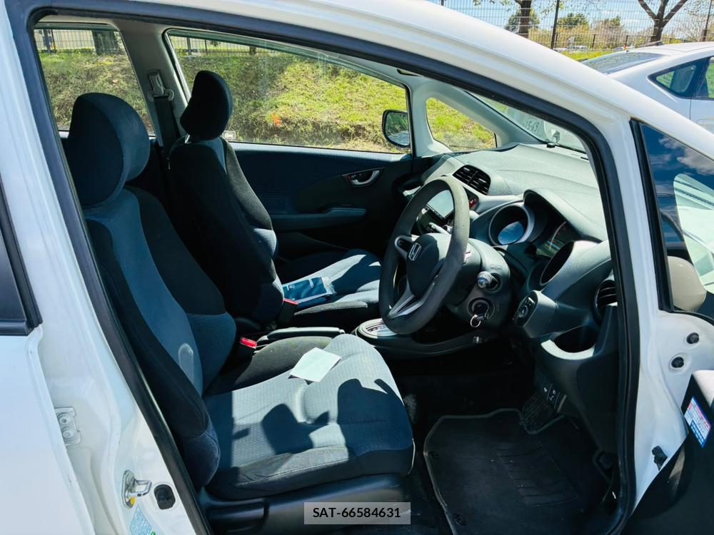 Honda FIT 2010-04 8564672-11