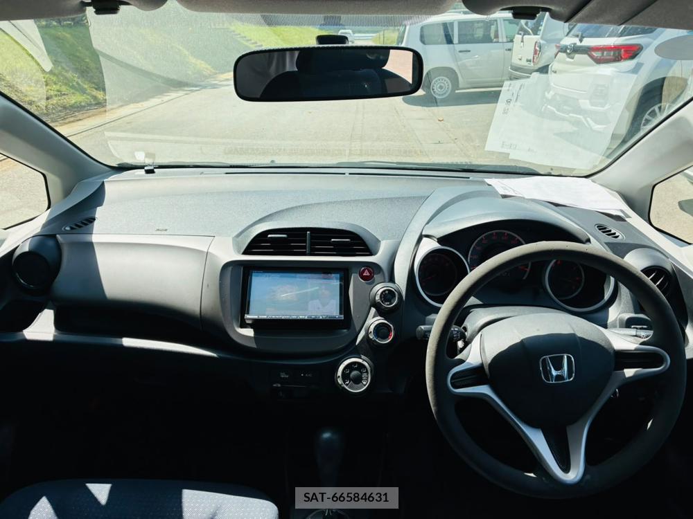 Honda FIT 2010-04 8564672-12