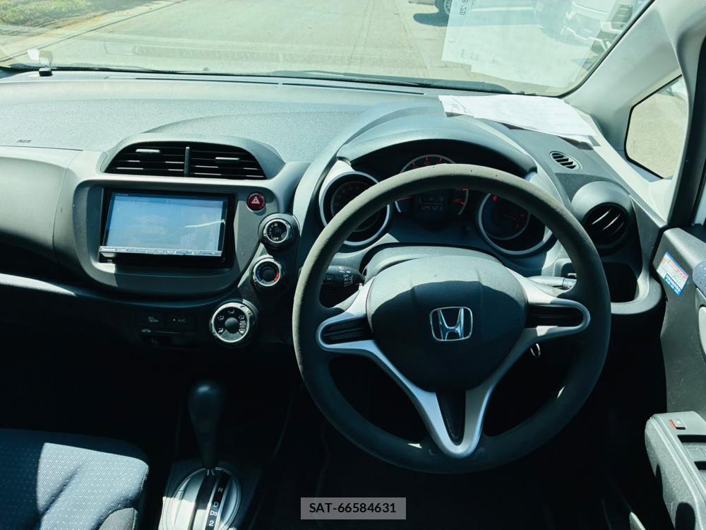 Honda FIT 2010-04 8564672-13