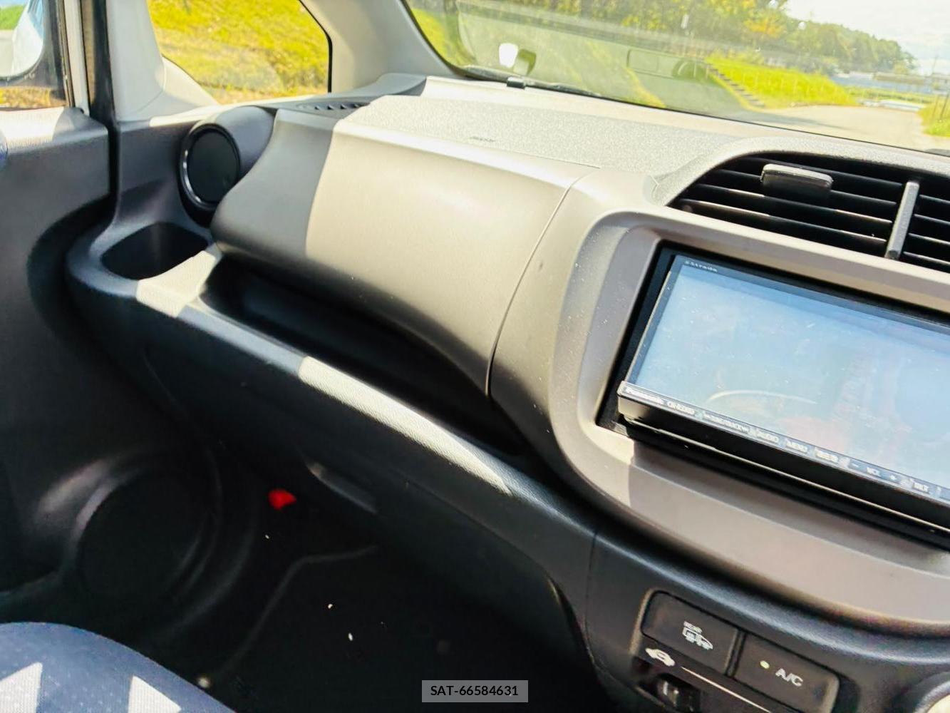 Honda FIT 2010-04 8564672-18