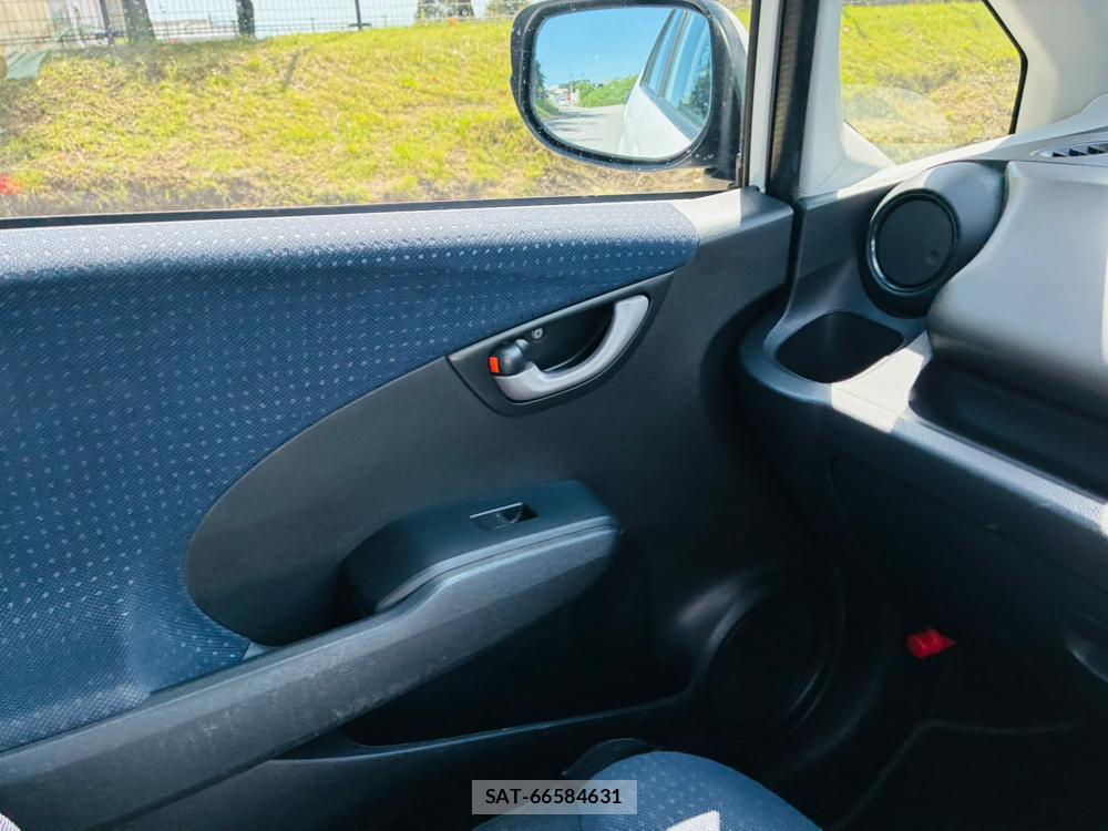 Honda FIT 2010-04 8564672-22
