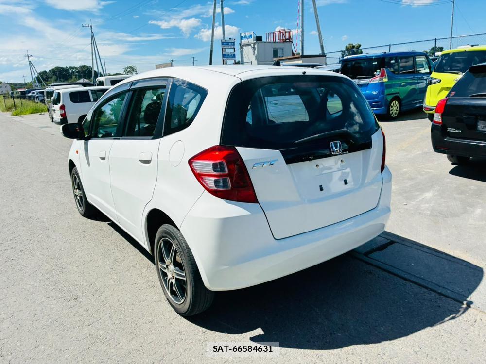 Honda FIT 2010-04 8564672-2