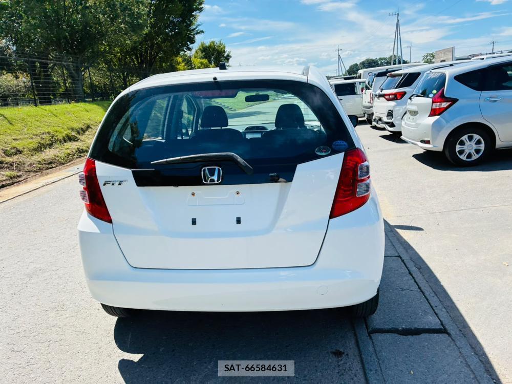 Honda FIT 2010-04 8564672-3