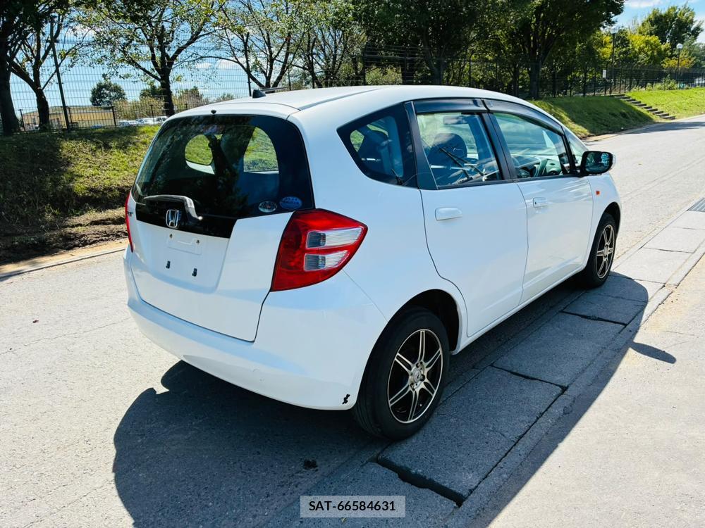 Honda FIT 2010-04 8564672-4
