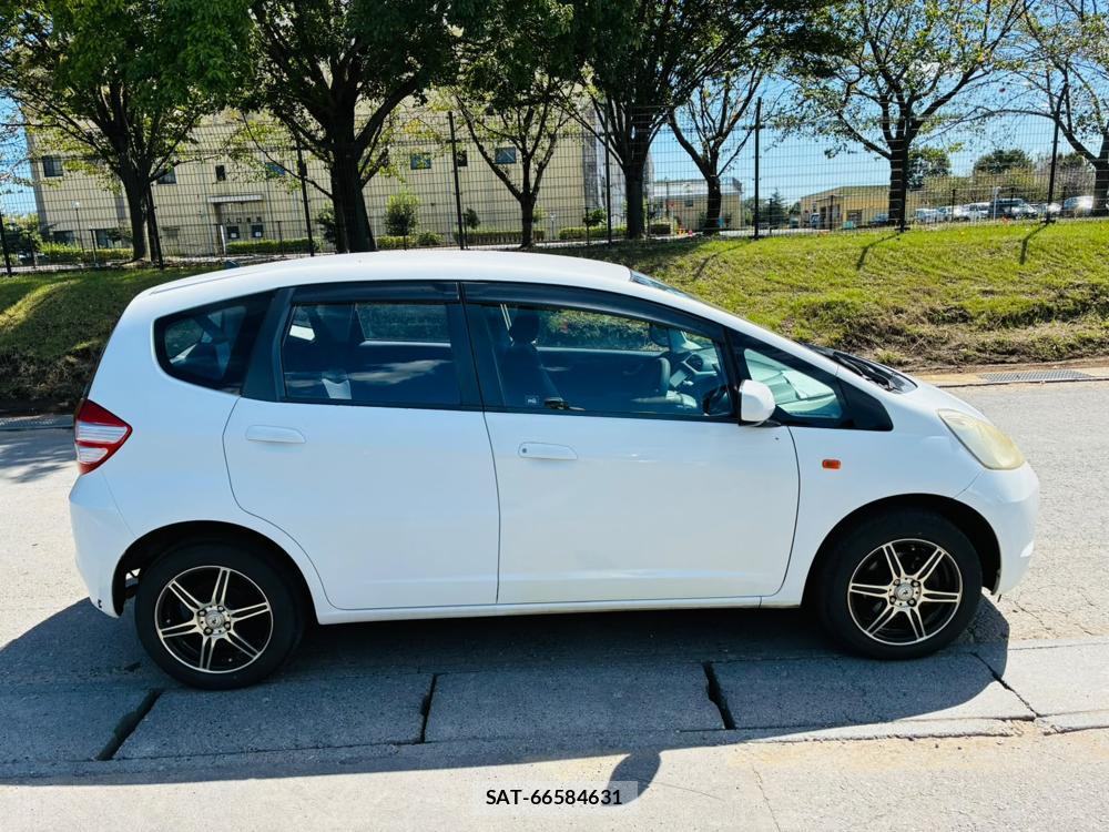 Honda FIT 2010-04 8564672-5