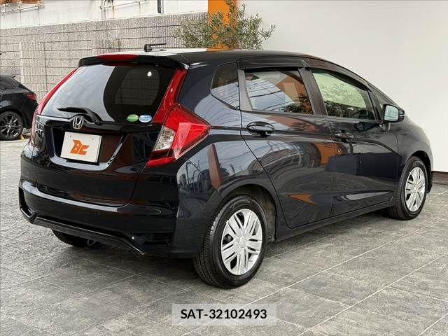 Honda FIT 2018-03 8829038-12