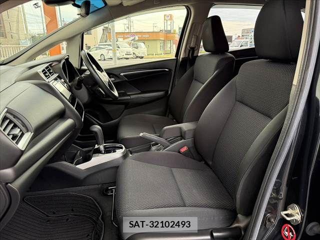 Honda FIT 2018-03 8829038-16