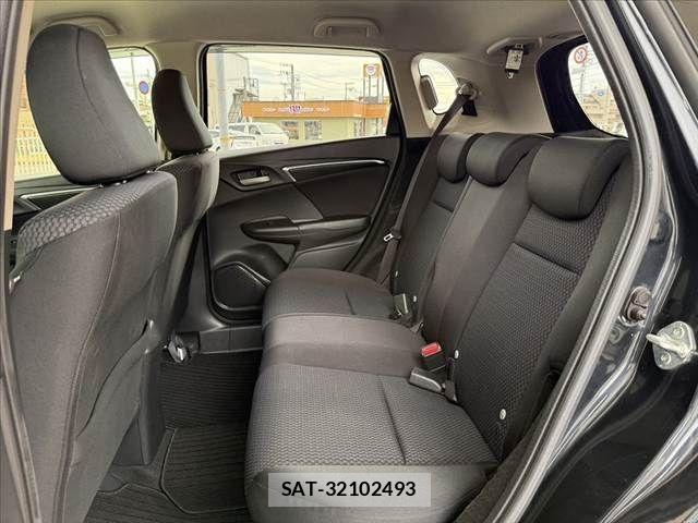 Honda FIT 2018-03 8829038-18