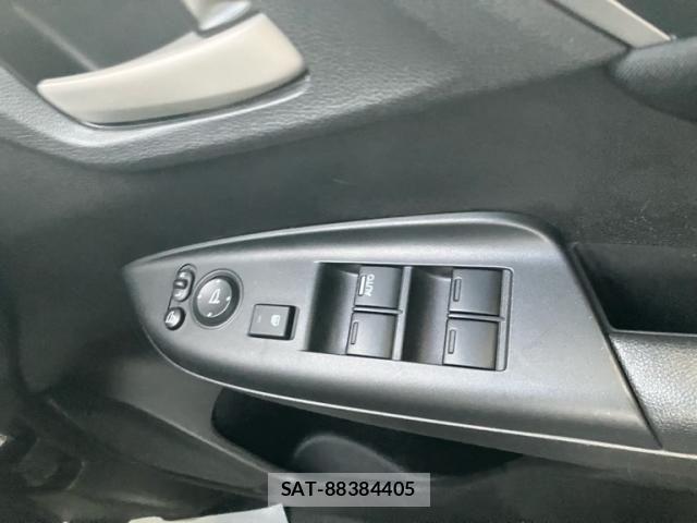 Honda FIT 2016-05 8829040-16