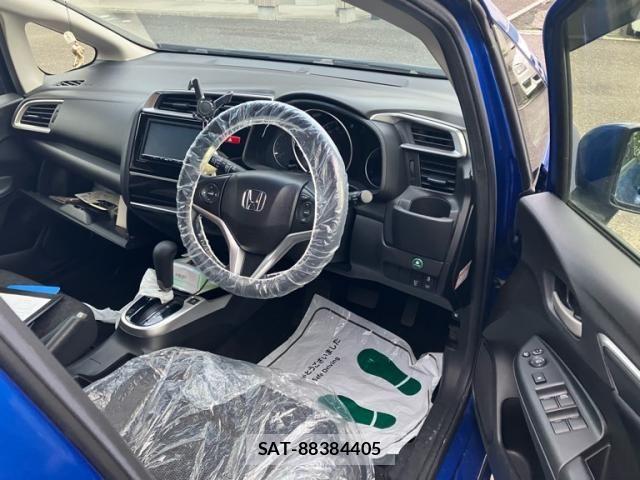 Honda FIT 2016-05 8829040-18
