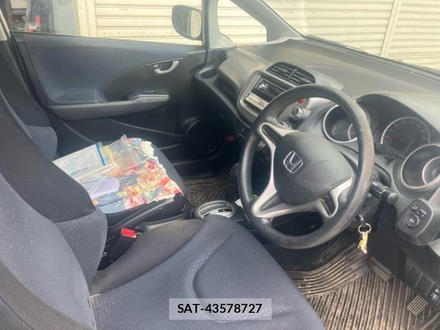 Honda FIT 2009-11 8829049-11