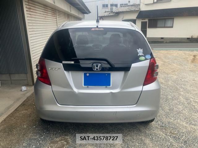Honda FIT 2009-11 8829049-3