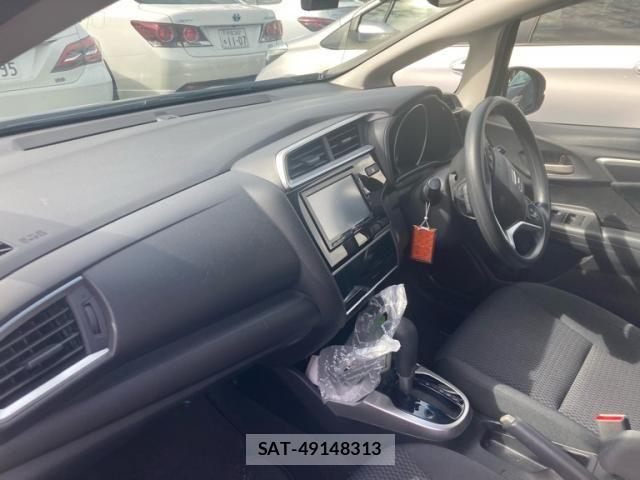 Honda FIT 2017-11 8829037-12