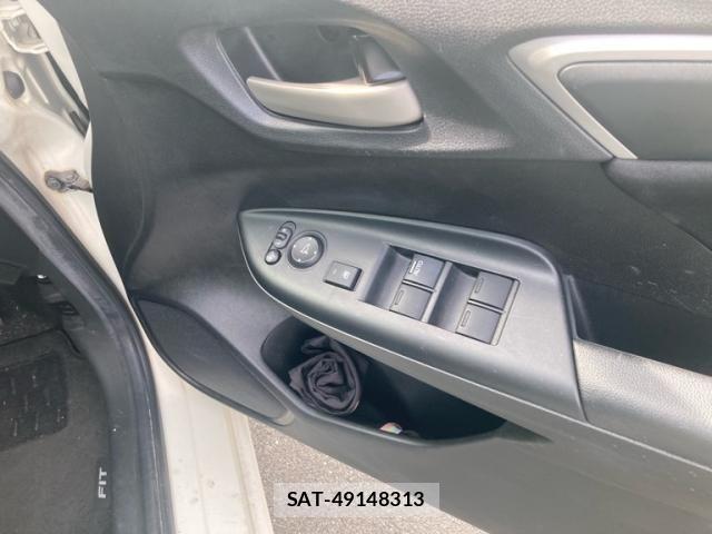 Honda FIT 2017-11 8829037-14