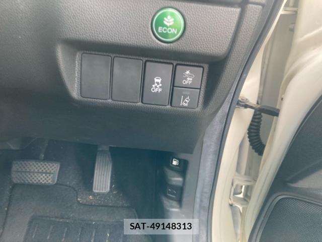 Honda FIT 2017-11 8829037-15