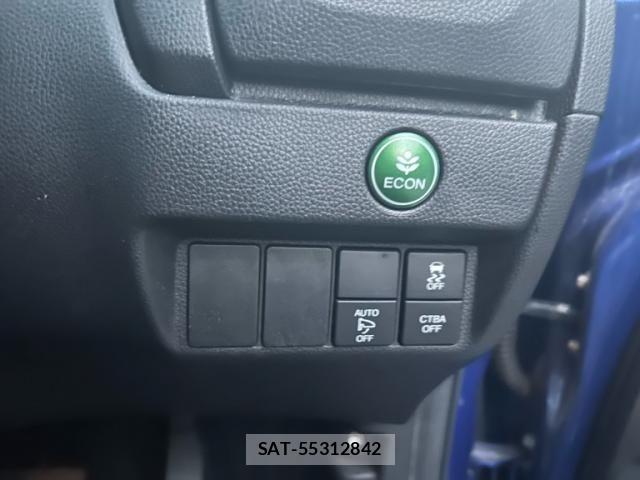 Honda FIT 2017-04 8848989-10