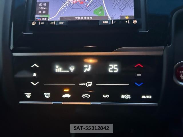 Honda FIT 2017-04 8848989-16