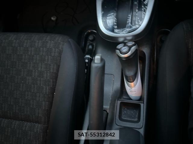 Honda FIT 2017-04 8848989-18