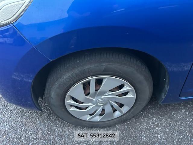 Honda FIT 2017-04 8848989-3