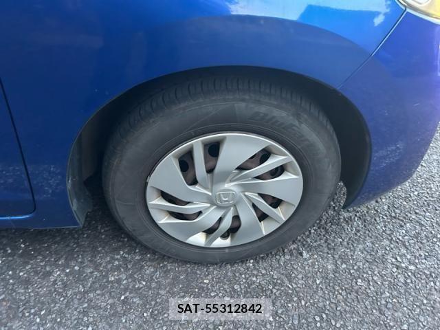 Honda FIT 2017-04 8848989-6
